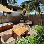 habitación con jacuzzi en la isla de punta arena